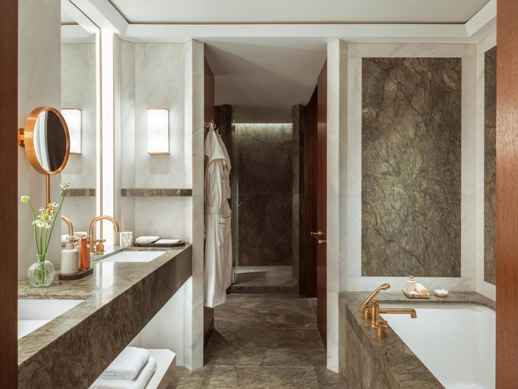 The Chancery Rosewood London Room photo